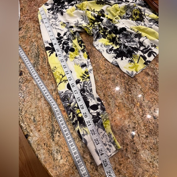 Lord & Taylor Abstract Pattern Fall Cardigan, Size XL - Picture 9 of 12